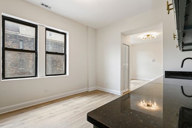 1449 N Ashland Avenue 2R, Chicago, IL 60622