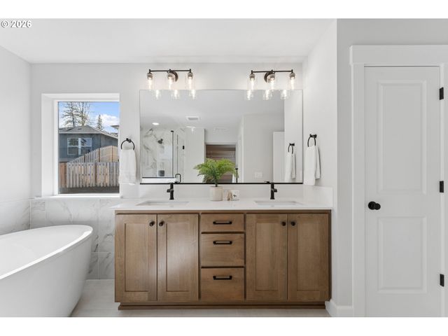 16450 Sw CAMBRIDGE Ln, Portland, OR 97224