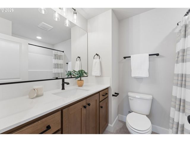 16450 Sw CAMBRIDGE Ln, Portland, OR 97224