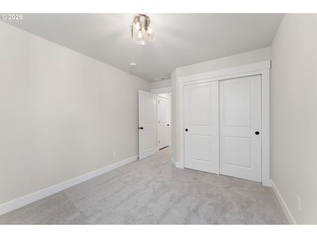 16450 Sw CAMBRIDGE Ln, Portland, OR 97224