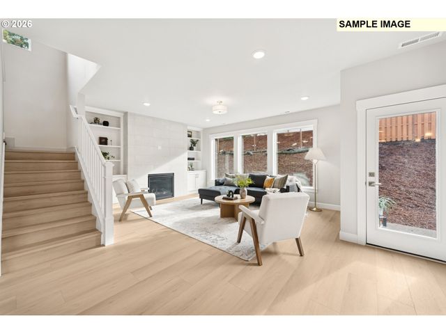 16450 Sw CAMBRIDGE Ln, Portland, OR 97224