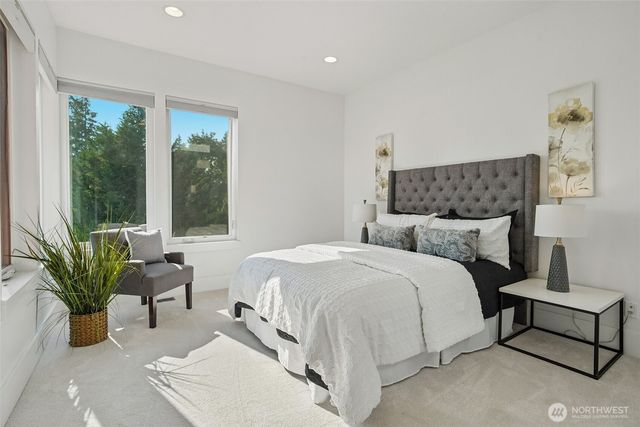 1522 211th Place NE, Sammamish, WA 98074