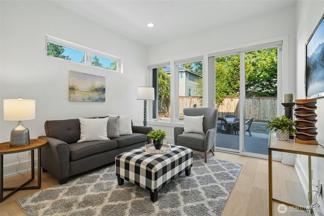 1522 211th Place NE, Sammamish, WA 98074
