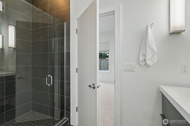 1522 211th Place NE, Sammamish, WA 98074