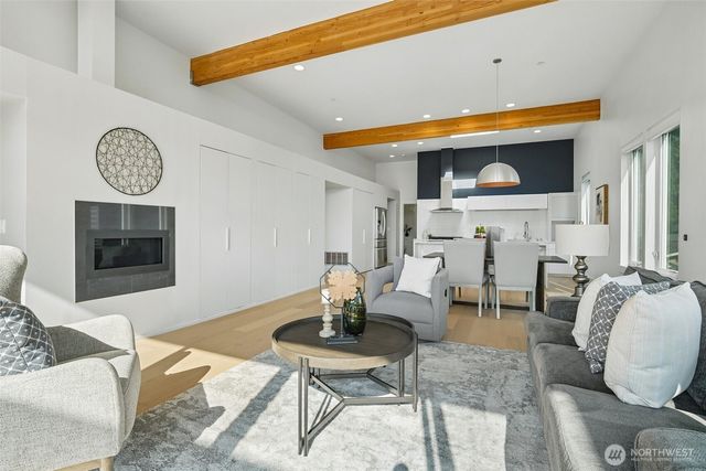 1522 211th Place NE, Sammamish, WA 98074