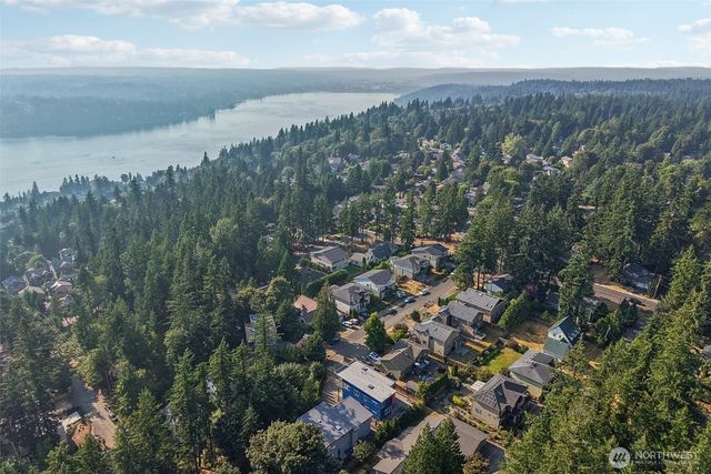 1522 211th Place NE, Sammamish, WA 98074