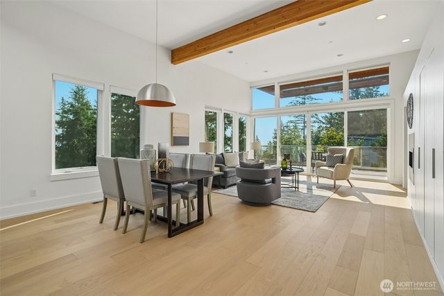 1522 211th Place NE, Sammamish, WA 98074