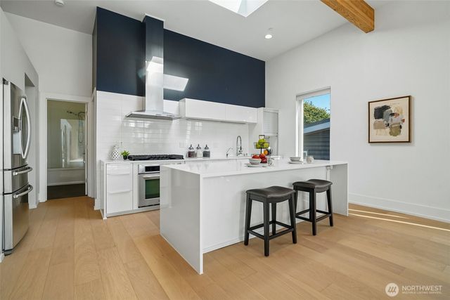 1522 211th Place NE, Sammamish, WA 98074