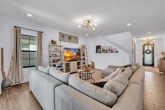 14613 RED CASTLE AVENUE, Lithia, FL 33547