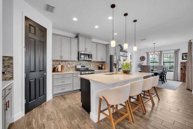 14613 RED CASTLE AVENUE, Lithia, FL 33547