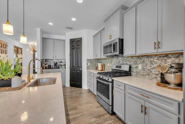 14613 RED CASTLE AVENUE, Lithia, FL 33547