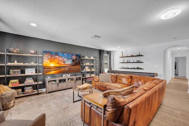 14613 RED CASTLE AVENUE, Lithia, FL 33547