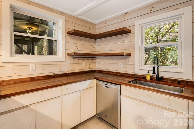 61 White Dogwood Lane, Lake Junaluska, NC 28745