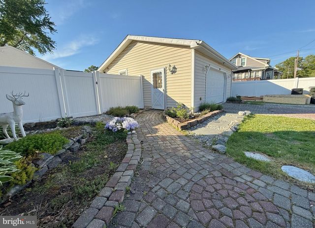 321 NEW JERSEY AVE, National Park, NJ 08063
