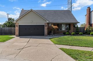 36635 Kenneth Court, Sterling Heights, MI 48312
