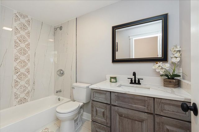 200 W Crawford Street, Peotone, IL 60468