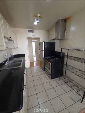 522 Cedar Avenue 3, Long Beach, CA 90802