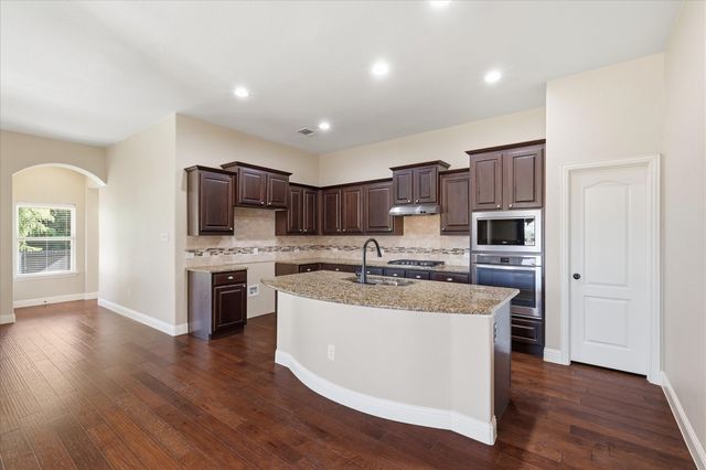 6108 Roaring Creek, Denton, TX 76226