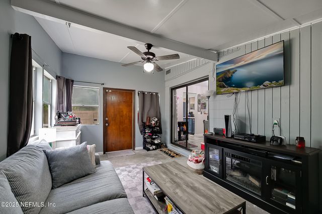 6829 TANGO Lane N, Jacksonville, FL 32210