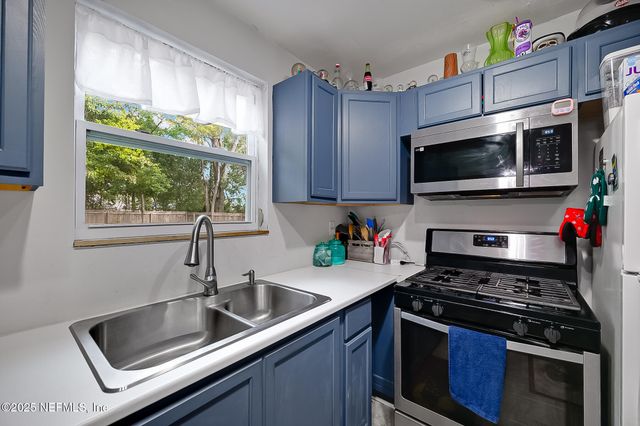 6829 TANGO Lane N, Jacksonville, FL 32210