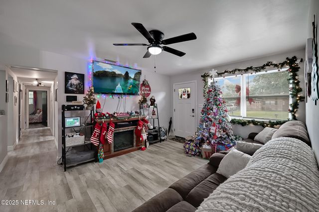 6829 TANGO Lane N, Jacksonville, FL 32210