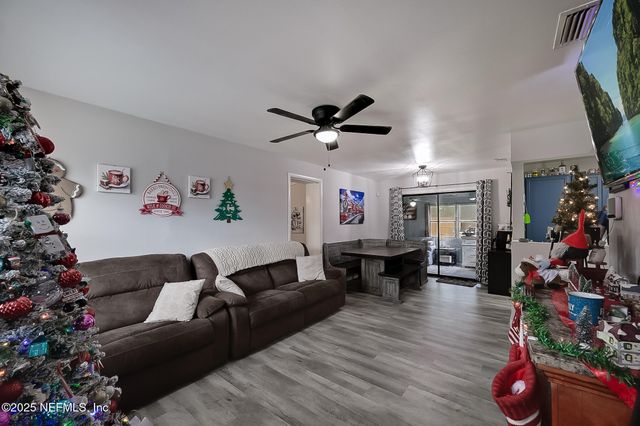 6829 TANGO Lane N, Jacksonville, FL 32210