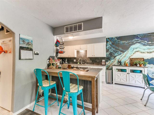 2501 N Weatherford Drive, Norman, OK 73071