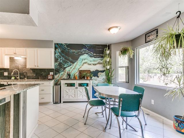 2501 N Weatherford Drive, Norman, OK 73071
