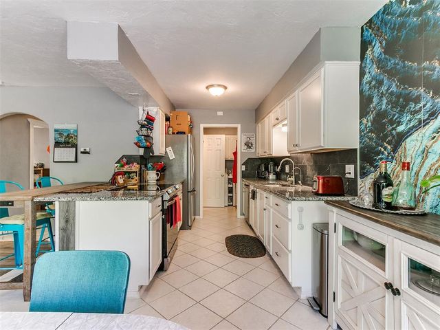 2501 N Weatherford Drive, Norman, OK 73071