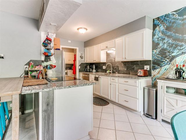 2501 N Weatherford Drive, Norman, OK 73071