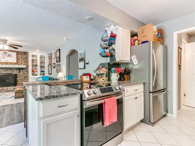 2501 N Weatherford Drive, Norman, OK 73071