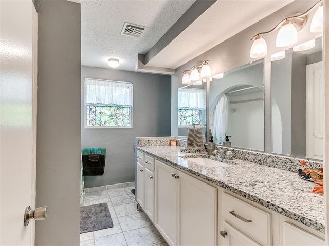 2501 N Weatherford Drive, Norman, OK 73071