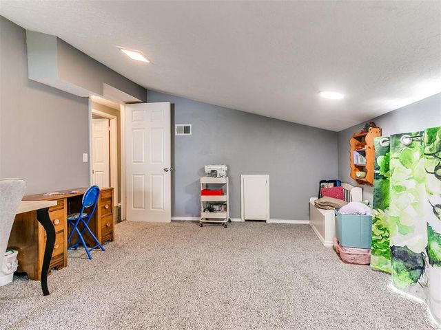 2501 N Weatherford Drive, Norman, OK 73071