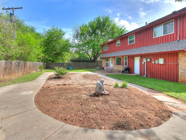 2501 N Weatherford Drive, Norman, OK 73071