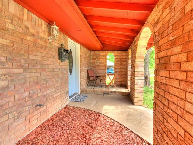 2501 N Weatherford Drive, Norman, OK 73071