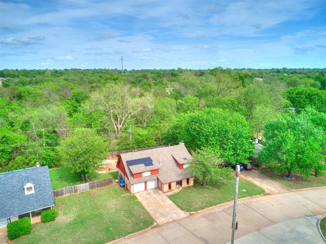 2501 N Weatherford Drive, Norman, OK 73071