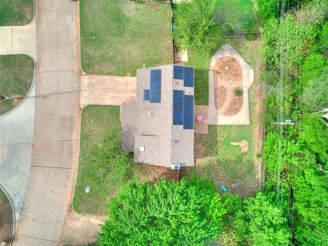 2501 N Weatherford Drive, Norman, OK 73071