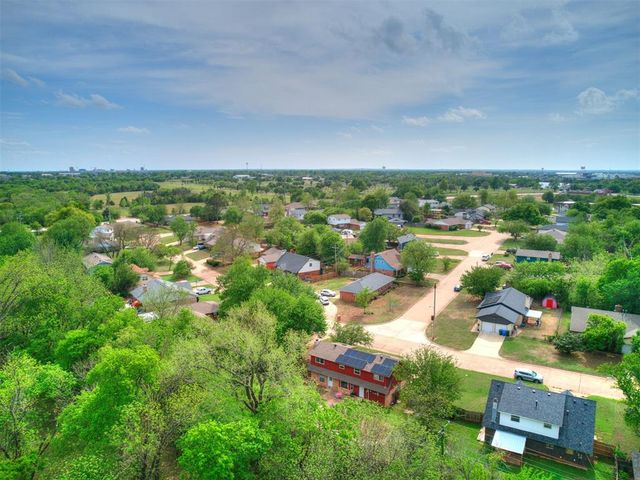 2501 N Weatherford Drive, Norman, OK 73071