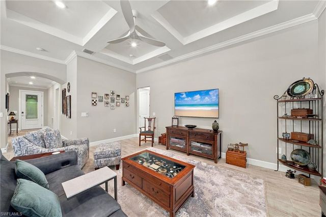 9724 Everglades DR, Naples, FL 34120