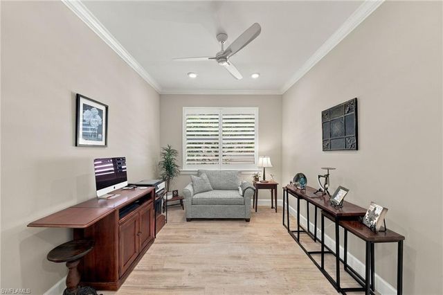 9724 Everglades DR, Naples, FL 34120