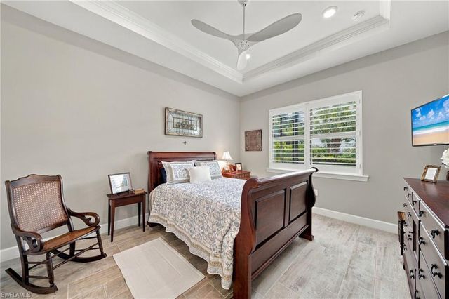 9724 Everglades DR, Naples, FL 34120