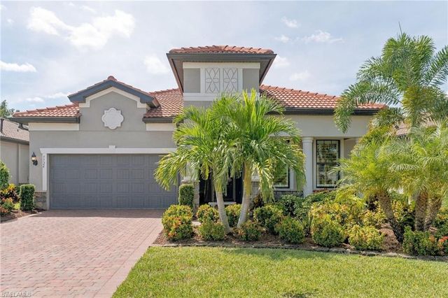 9724 Everglades DR, Naples, FL 34120