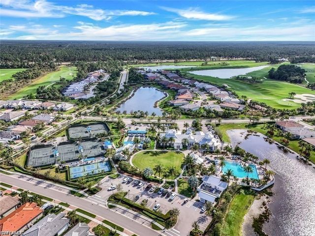 9724 Everglades DR, Naples, FL 34120