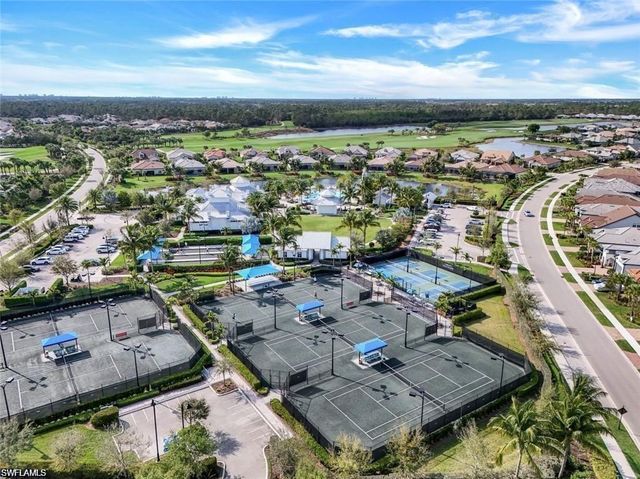 9724 Everglades DR, Naples, FL 34120
