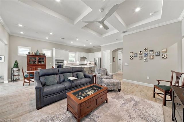 9724 Everglades DR, Naples, FL 34120