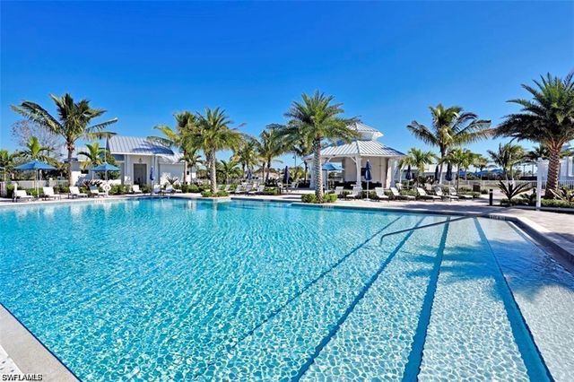 9724 Everglades DR, Naples, FL 34120