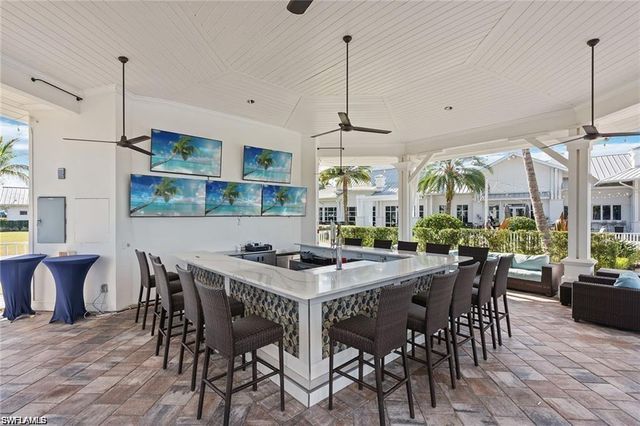9724 Everglades DR, Naples, FL 34120