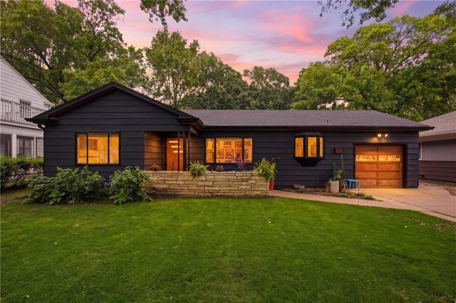 1506 University Drive, Lawrence, KS 66044