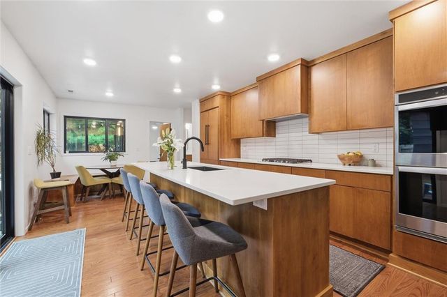 1506 University Drive, Lawrence, KS 66044