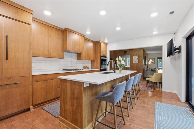 1506 University Drive, Lawrence, KS 66044